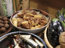 名古屋栄で創業40年。選び抜かれた旬の素材と 気取りのない一品料理グルメをご堪能下さい。